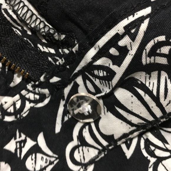 Capris - Picture 5 of 8